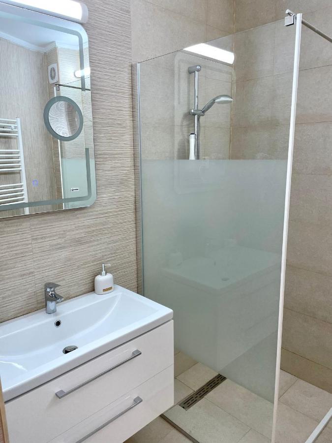 Caprice Deluxe Accomodation Drobeta Turnu Severin Luaran gambar