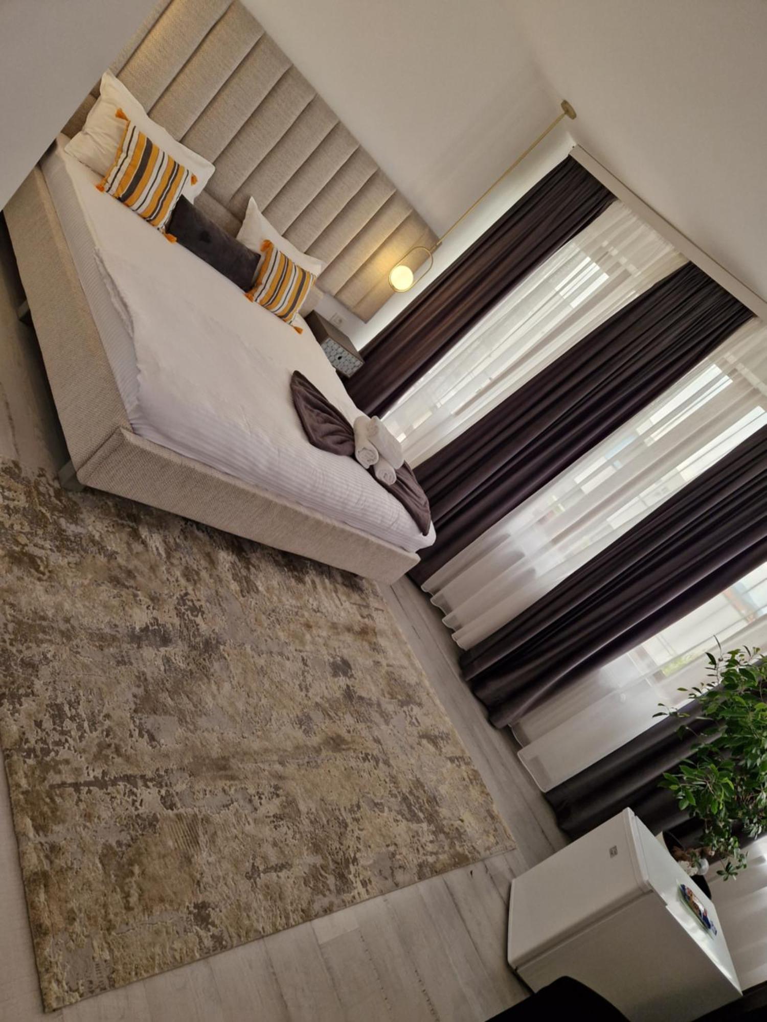 Caprice Deluxe Accomodation Drobeta Turnu Severin Bilik gambar