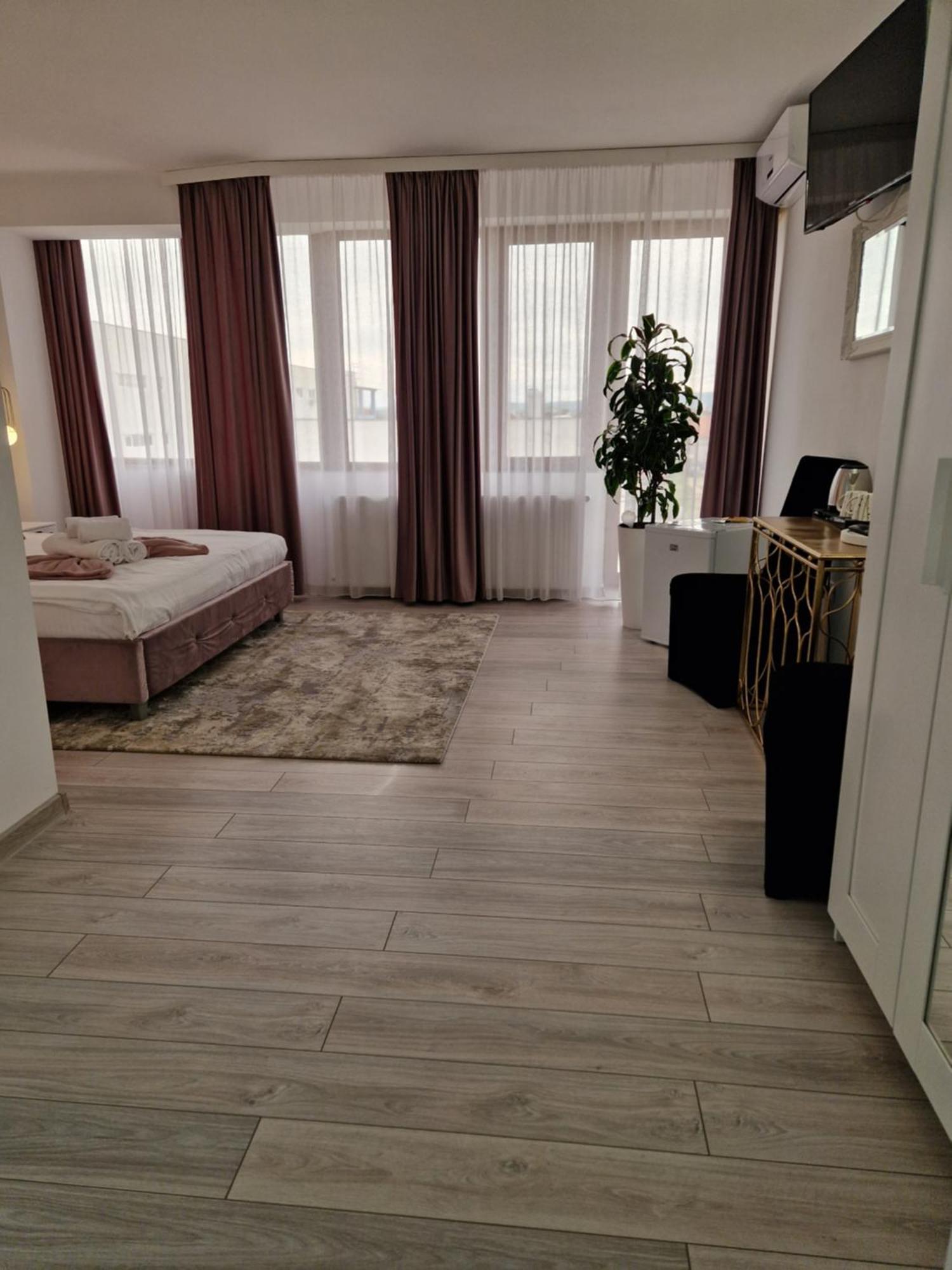Caprice Deluxe Accomodation Drobeta Turnu Severin Bilik gambar