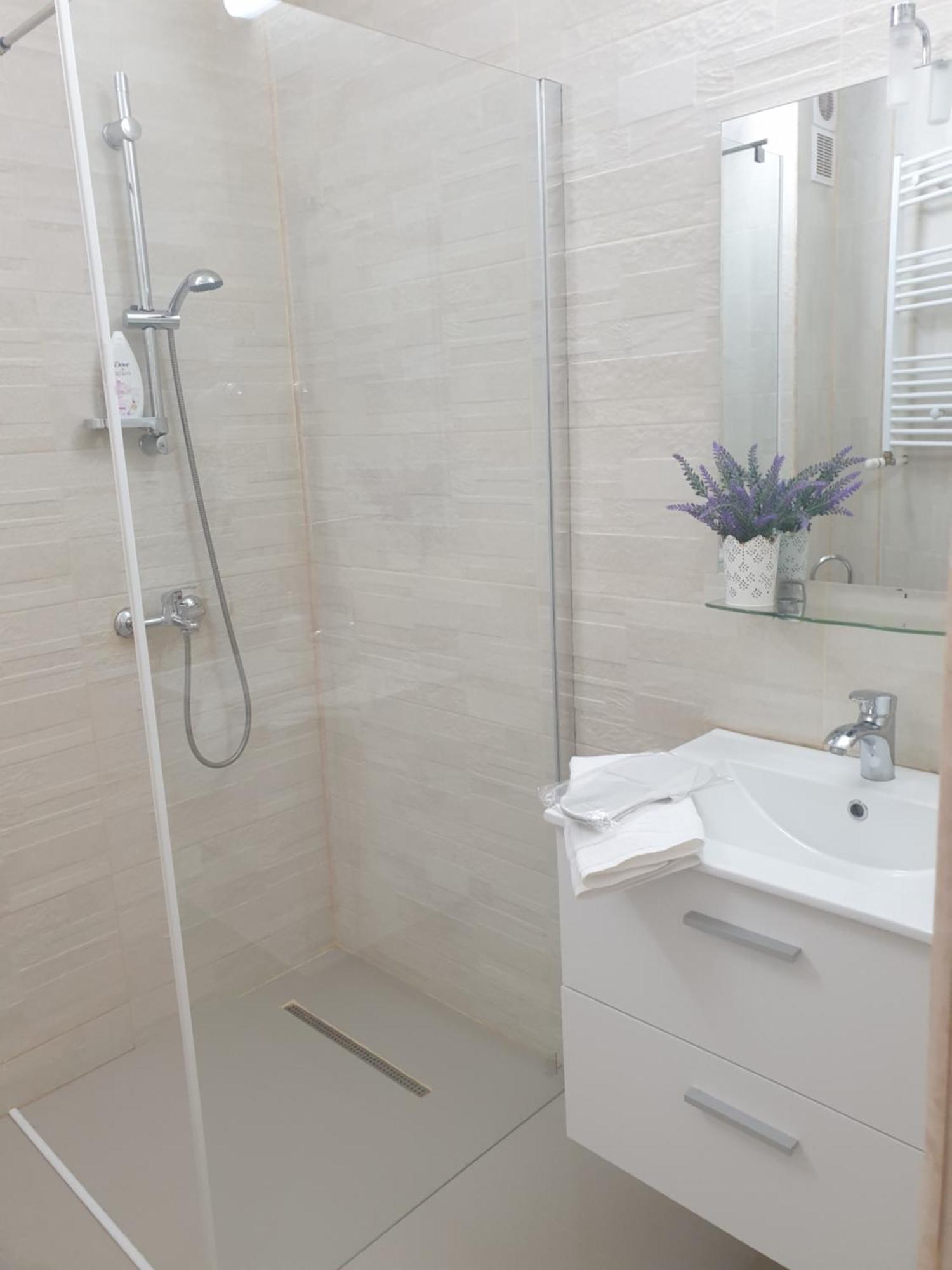 Caprice Deluxe Accomodation Drobeta Turnu Severin Bilik gambar