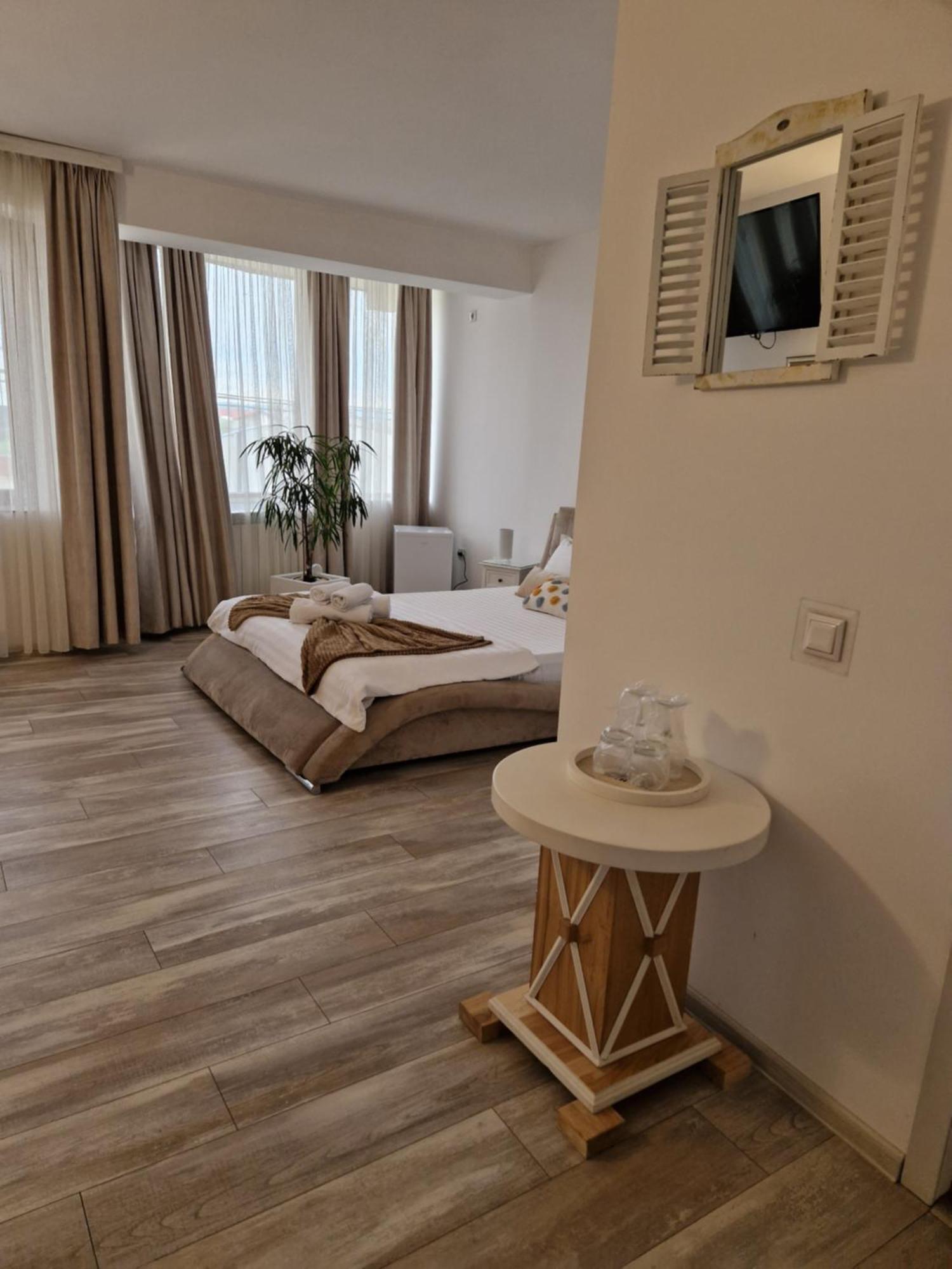 Caprice Deluxe Accomodation Drobeta Turnu Severin Bilik gambar